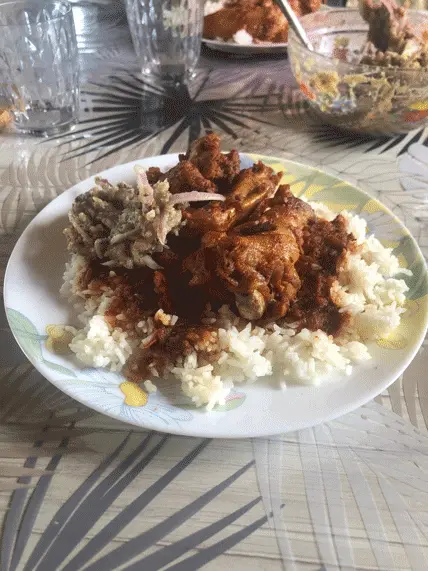Cedric-de-St-Joseph-Riz-blanc-et-cari-poulet