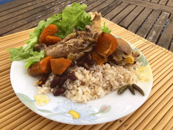 Nicolas-des-Avirons-Riz-complet-et-roti