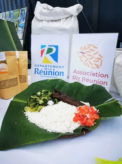 Presentation-stand-Riz-Saucisses-frits